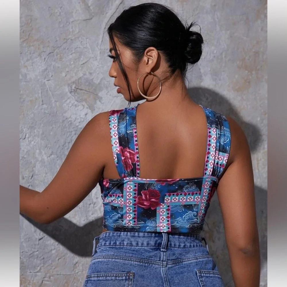Floral Cross-Front Crop Top - Picture 5 of 5